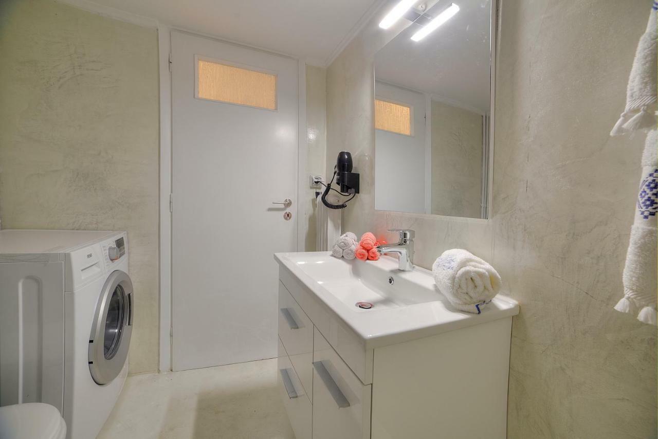 Unique Apartment In Glyfada Center Athen Eksteriør billede